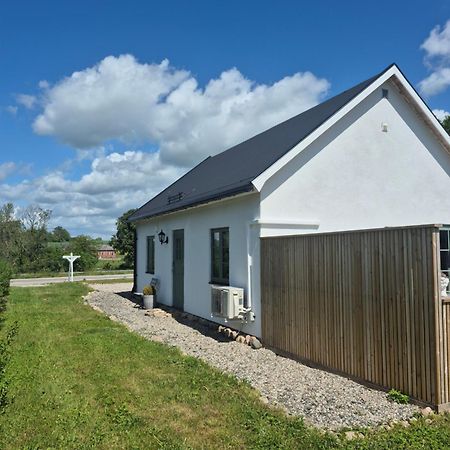 Litet Hus I Mysig By Naera Havet Villa Ystad Eksteriør bilde
