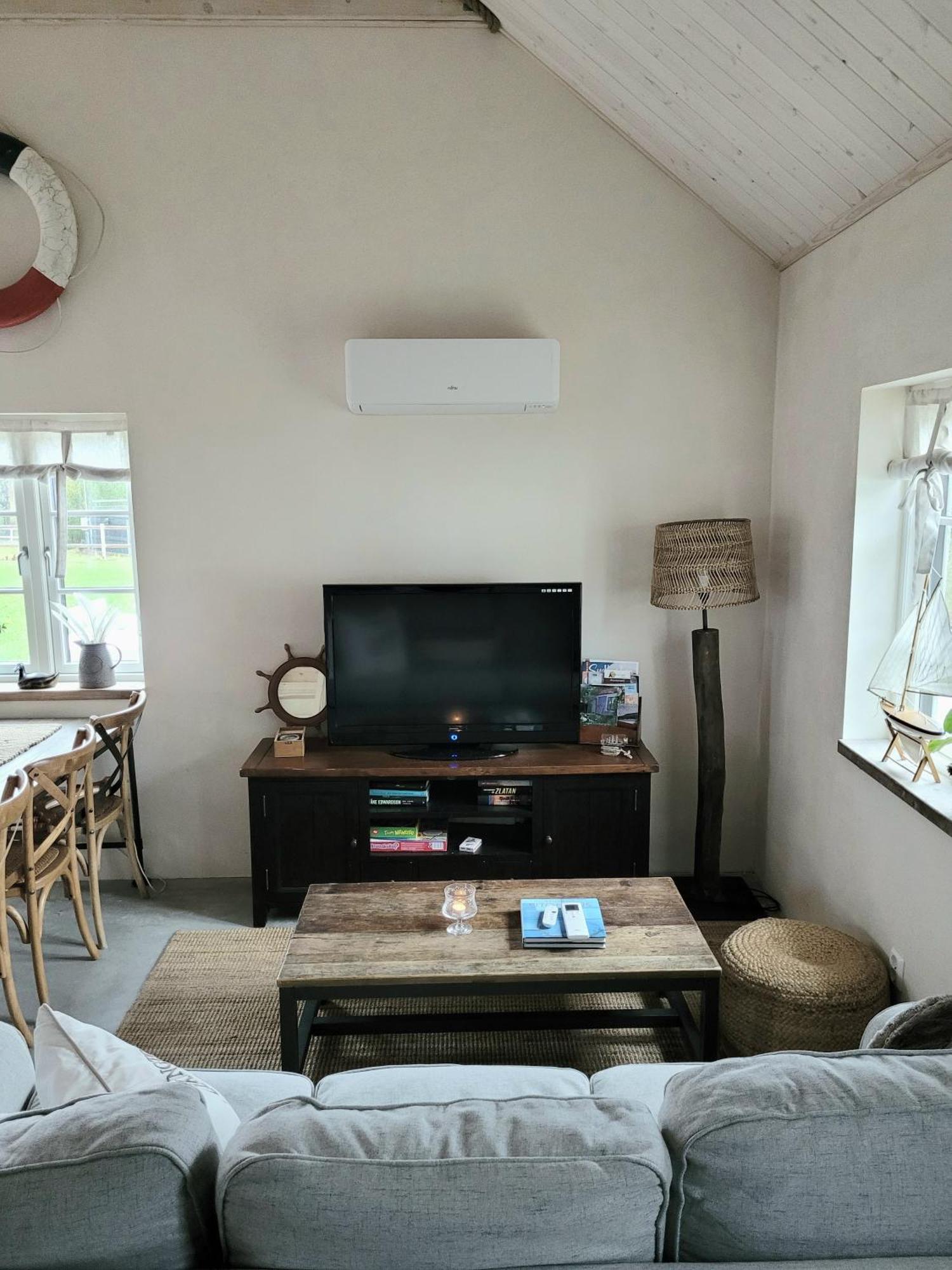Litet Hus I Mysig By Naera Havet Villa Ystad Eksteriør bilde